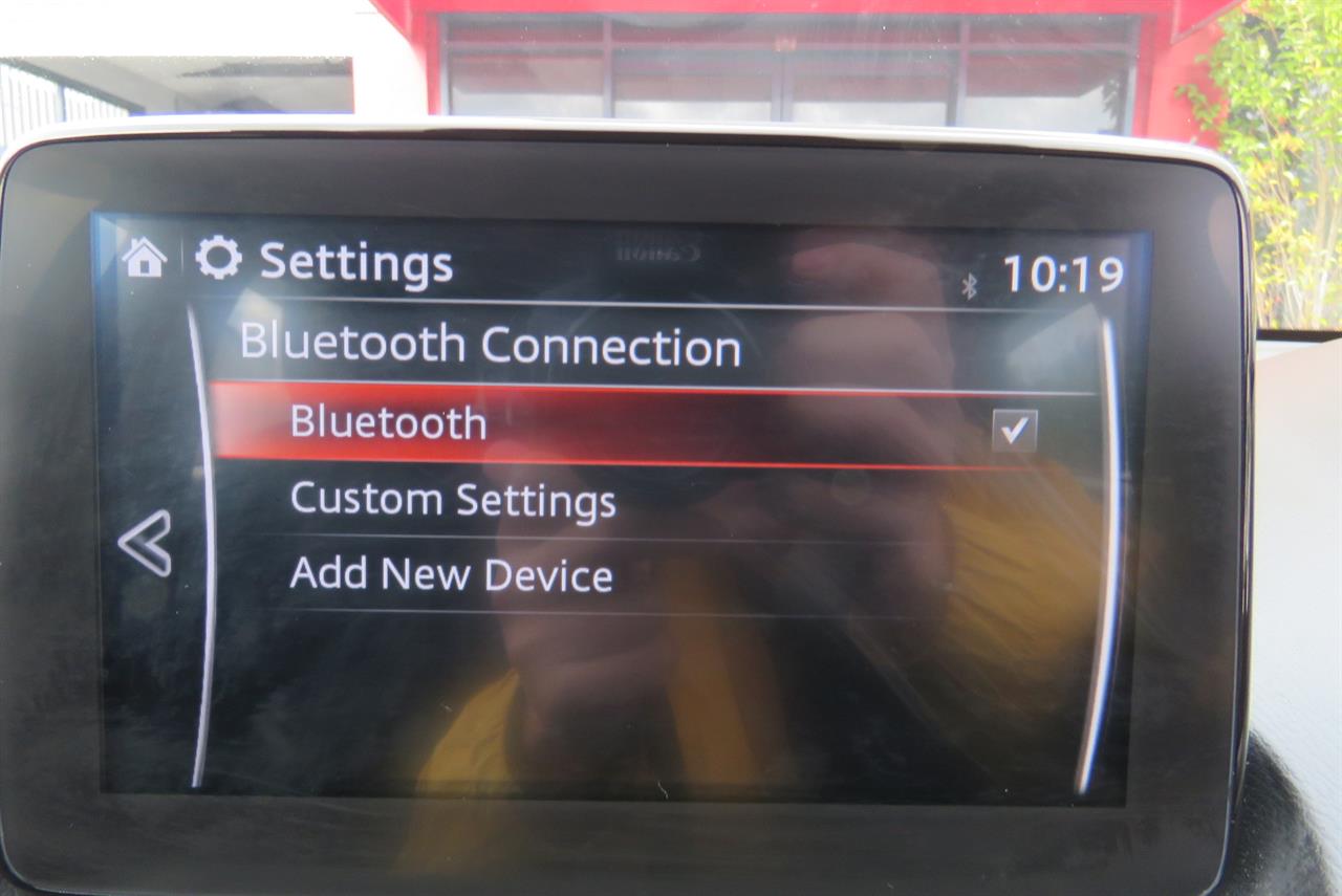 2021 Mazda 2 thumbnail