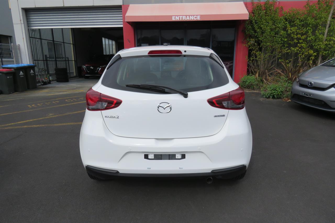 2021 Mazda 2 thumbnail