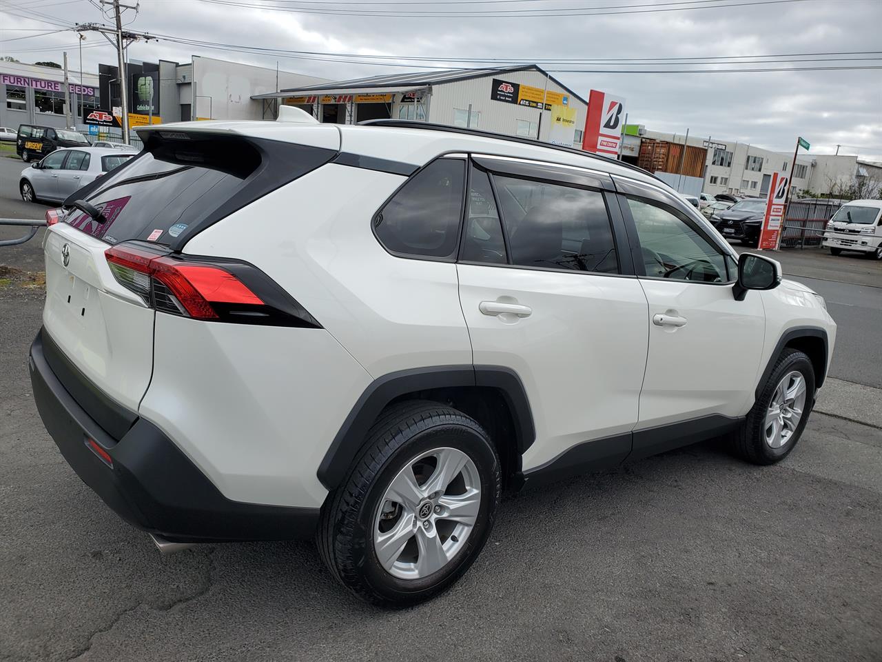 2021 Toyota Rav4 thumbnail