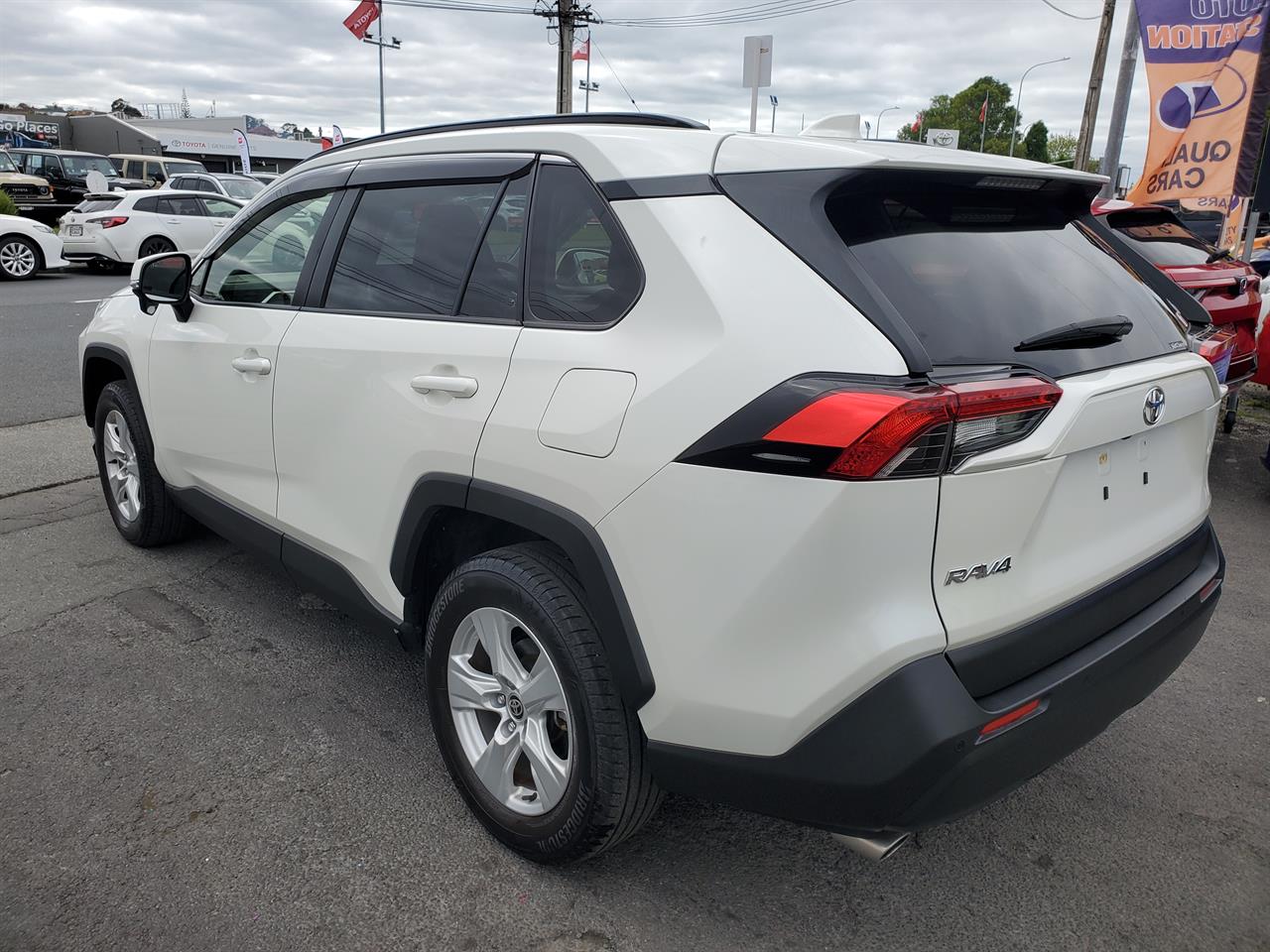 2021 Toyota Rav4 thumbnail