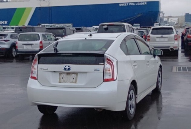 2014 Toyota Prius thumbnail