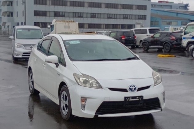 2014 Toyota Prius thumbnail