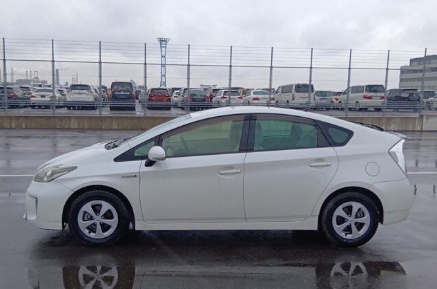 2014 Toyota Prius thumbnail