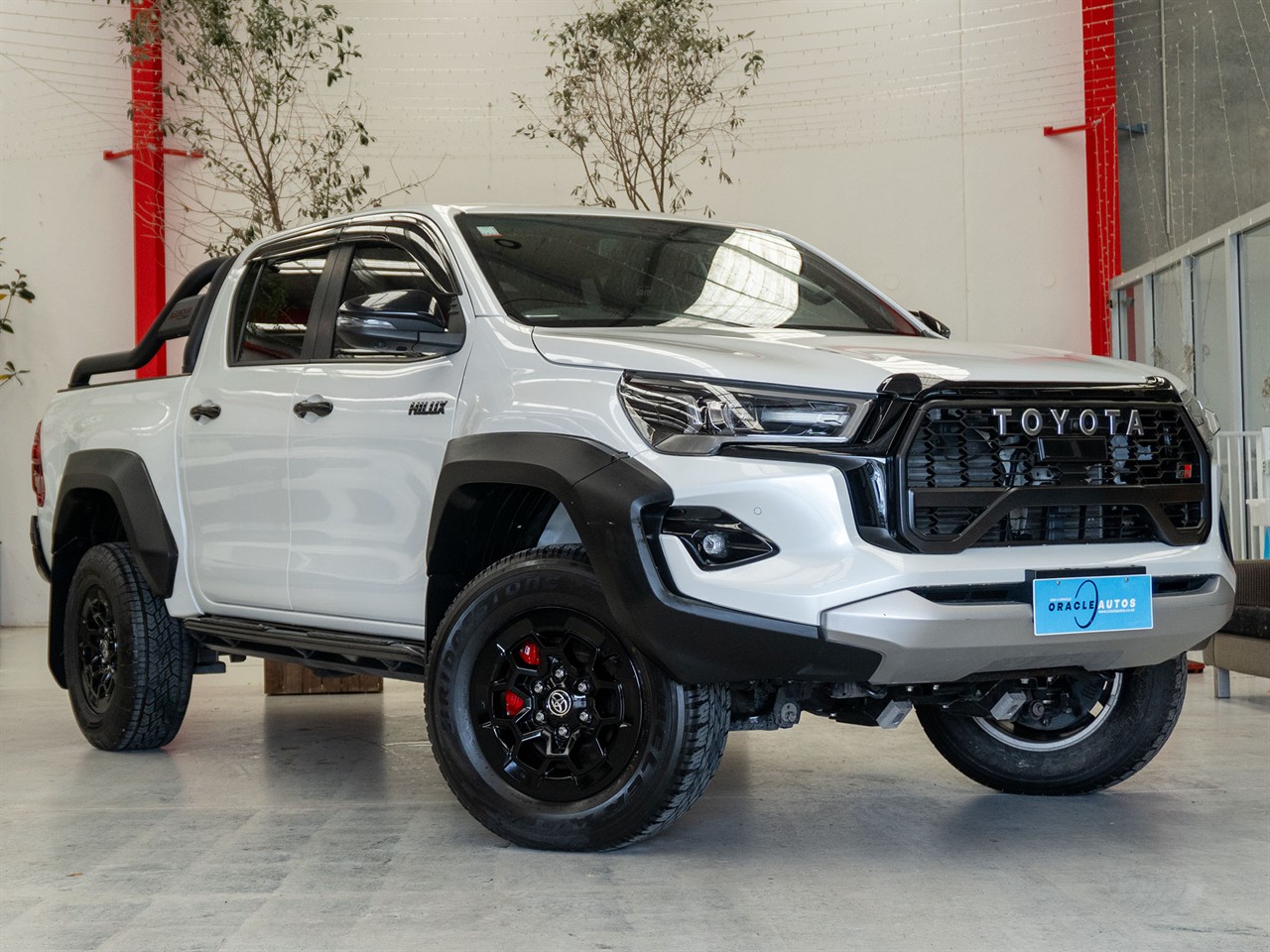 2024 Toyota Hilux thumbnail