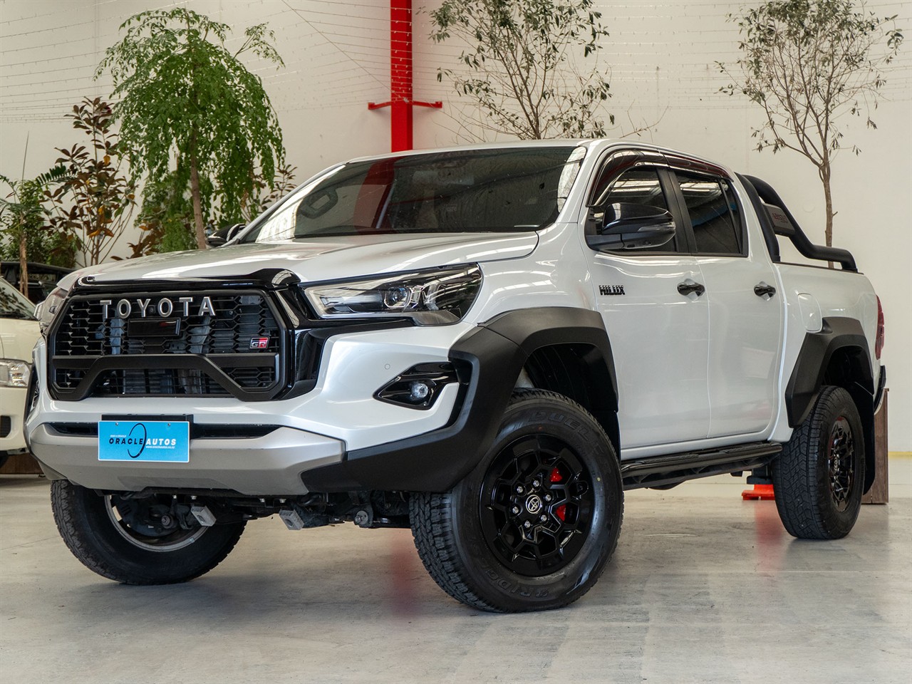 2024 Toyota Hilux thumbnail