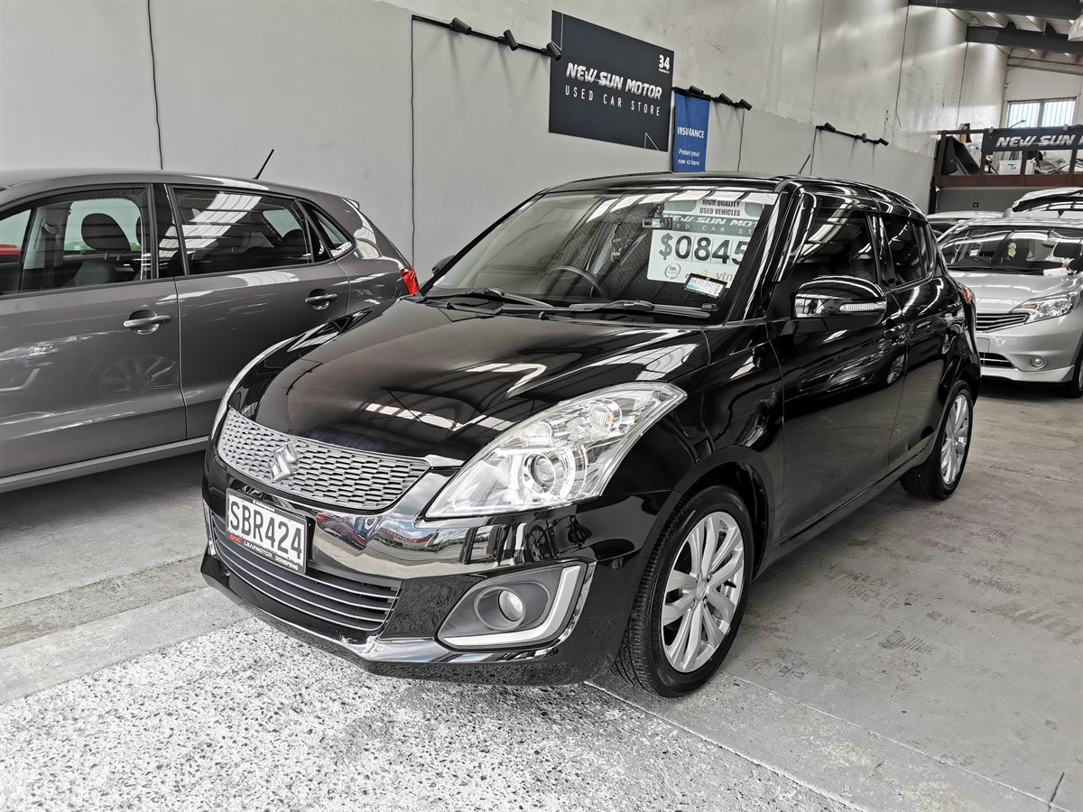 2015 Suzuki Swift thumbnail