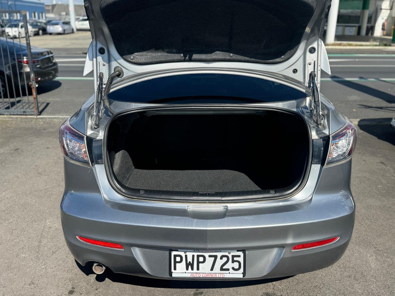 2012 Mazda Axela thumbnail