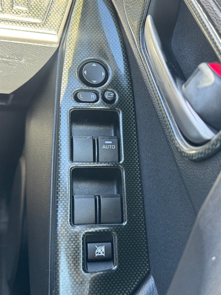 2012 Mazda Axela thumbnail