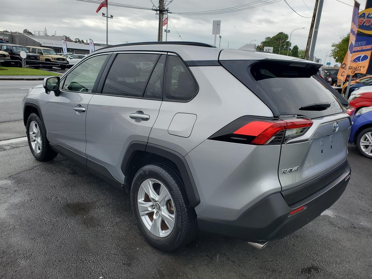2019 Toyota Rav4 thumbnail