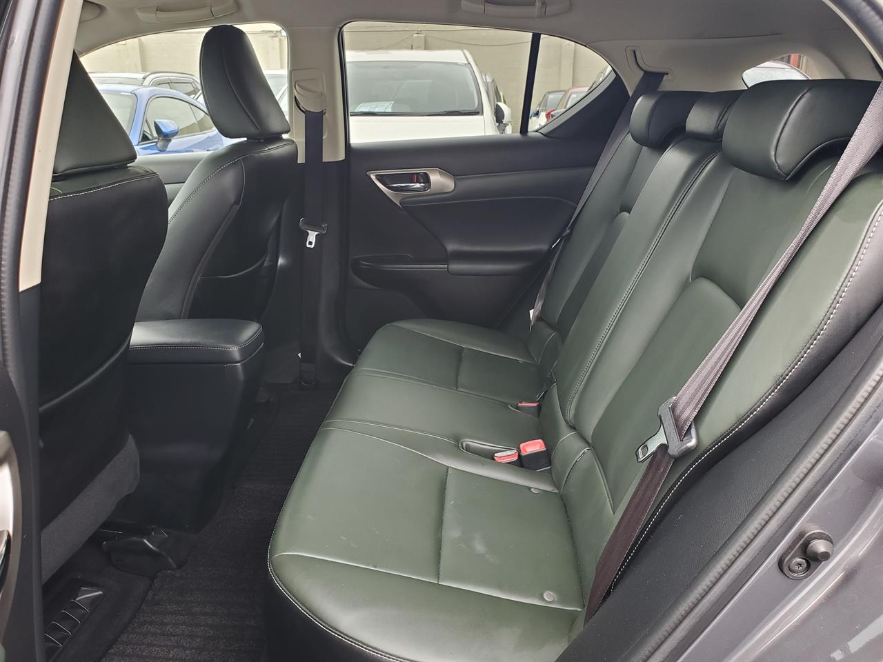 2015 Lexus CT200h thumbnail