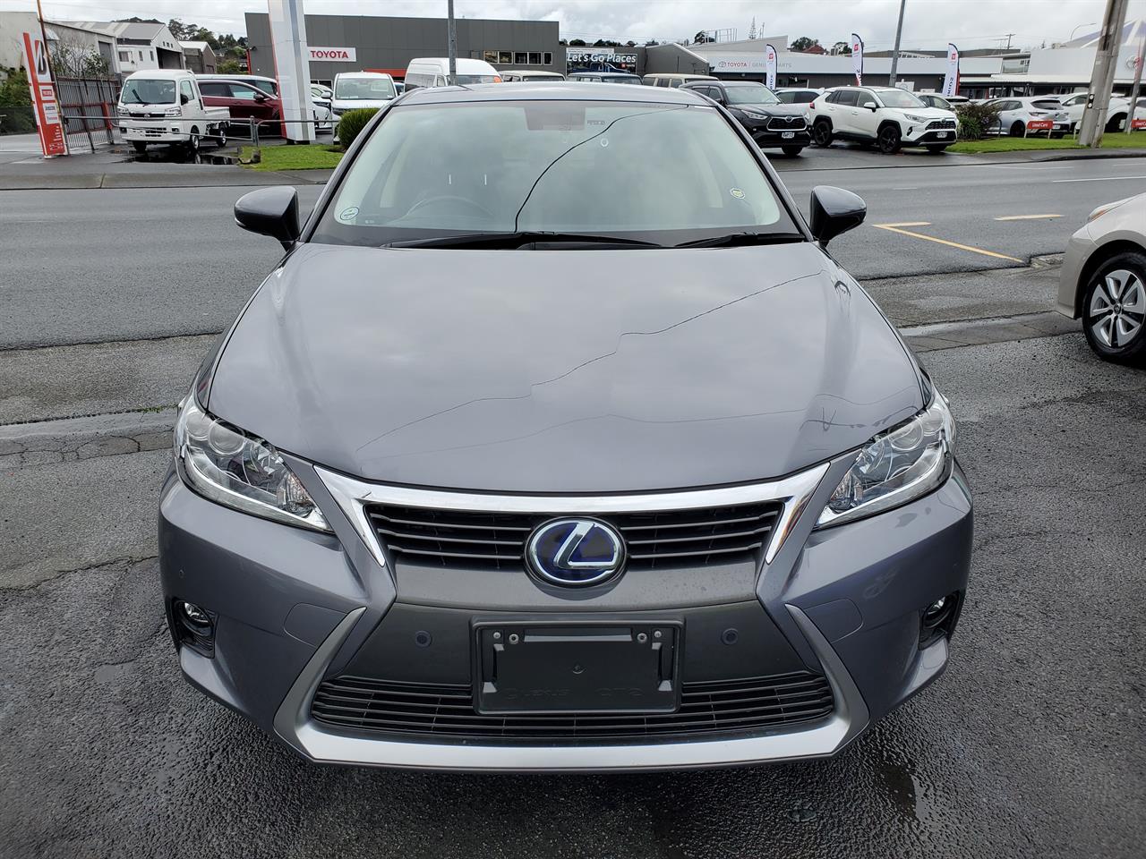 2015 Lexus CT200h thumbnail