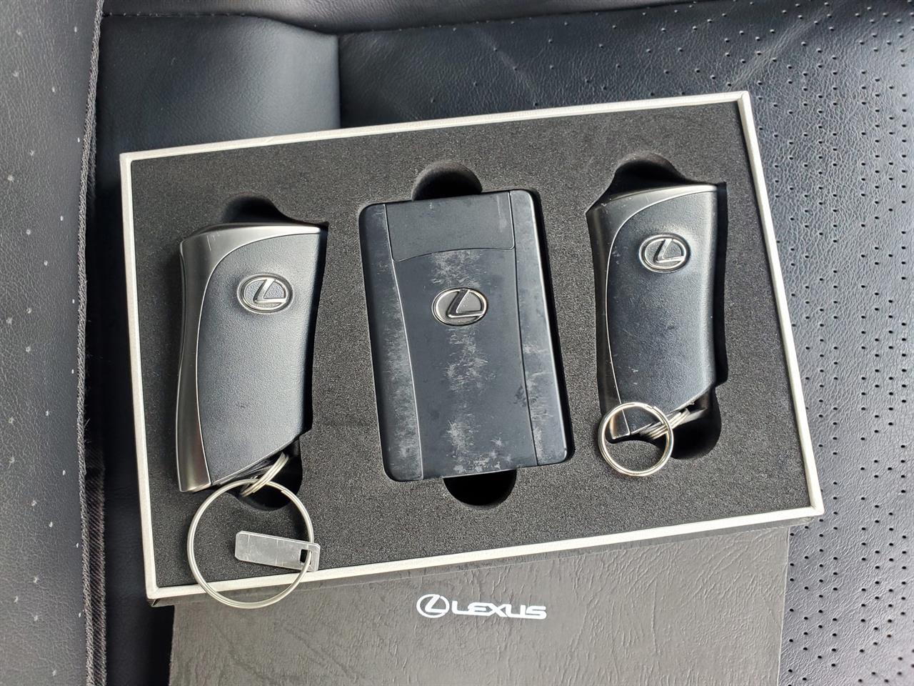 2019 Lexus UX thumbnail