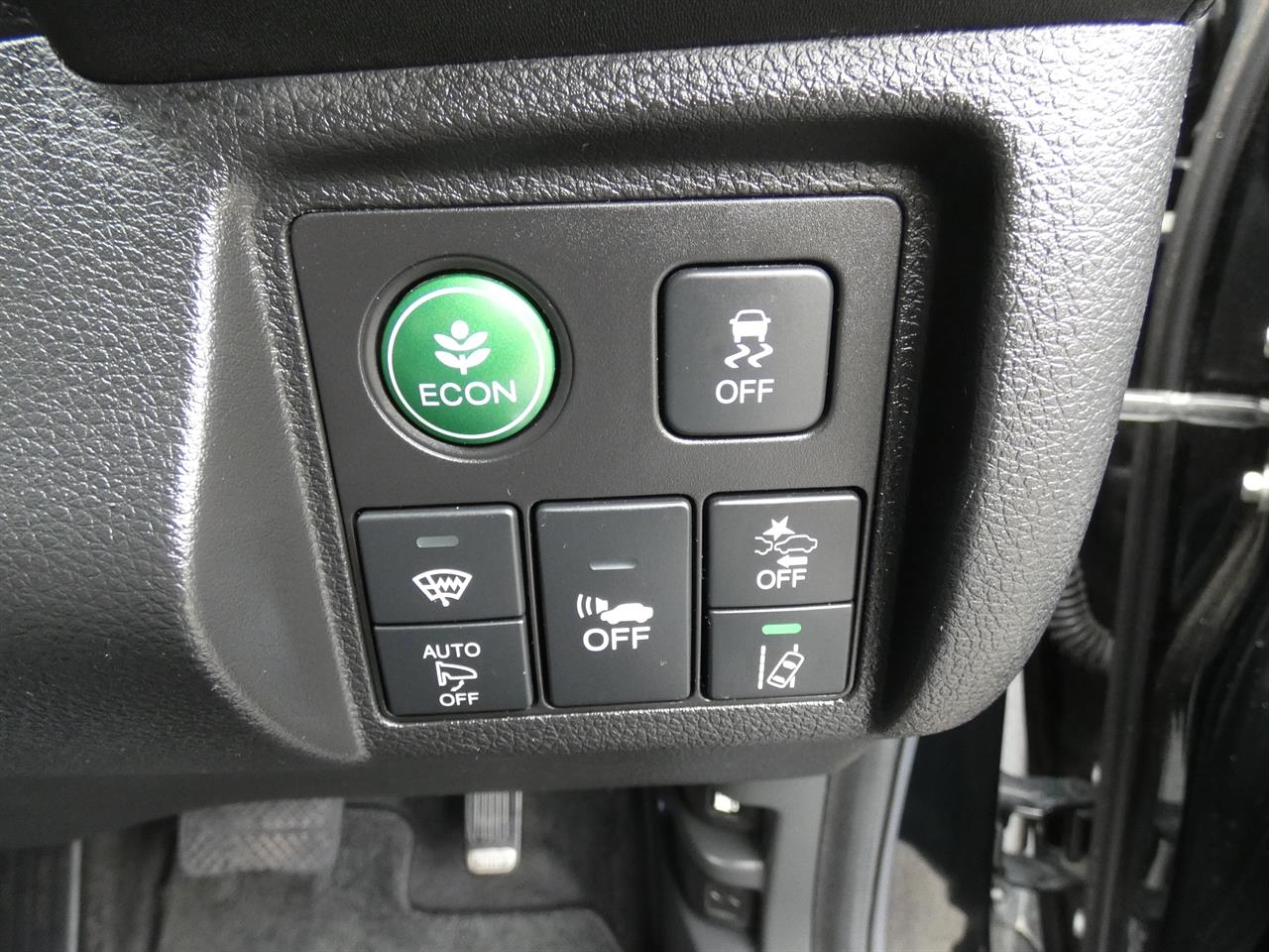 2017 Honda Vezel thumbnail