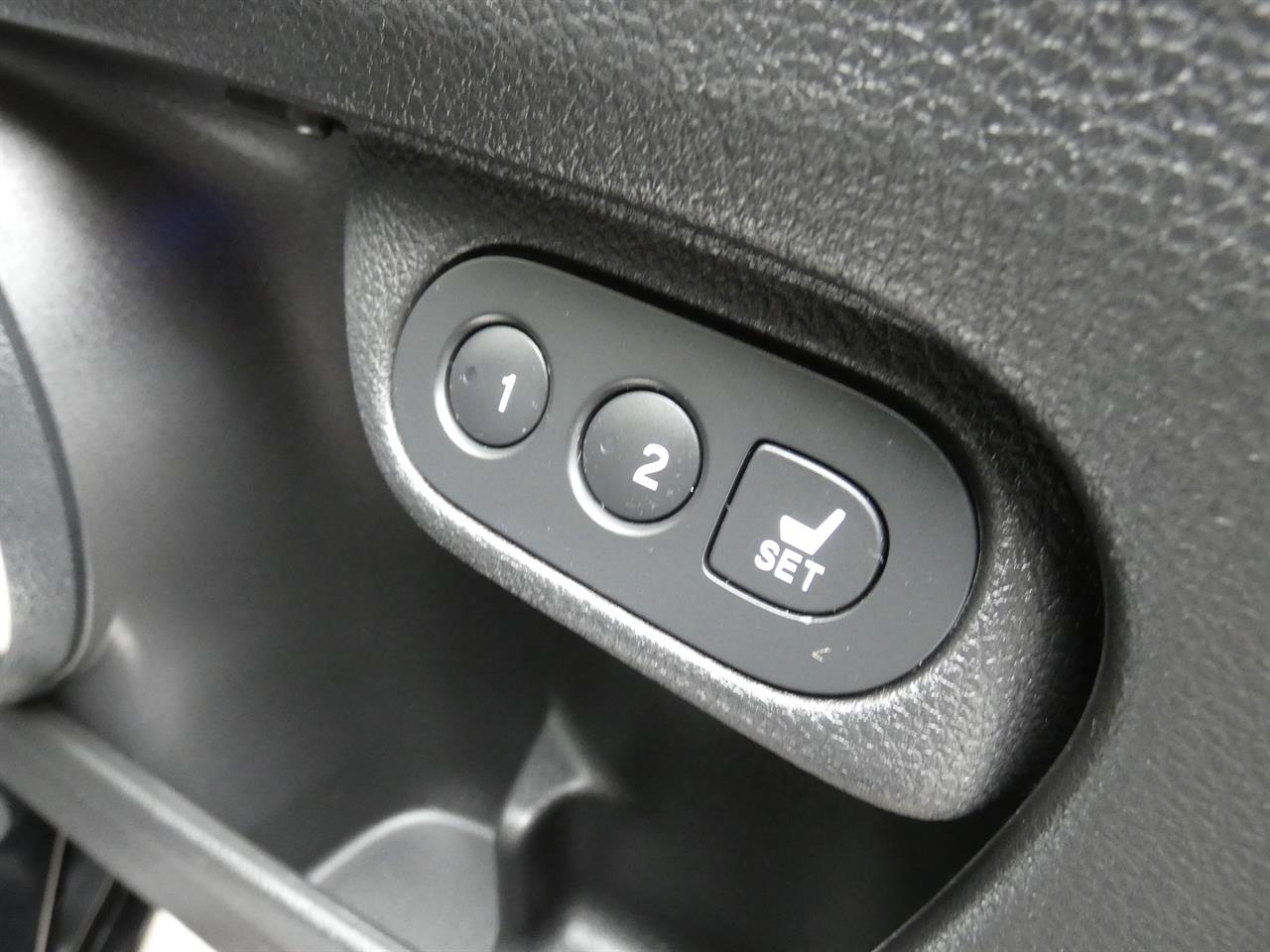 2017 Honda Vezel thumbnail
