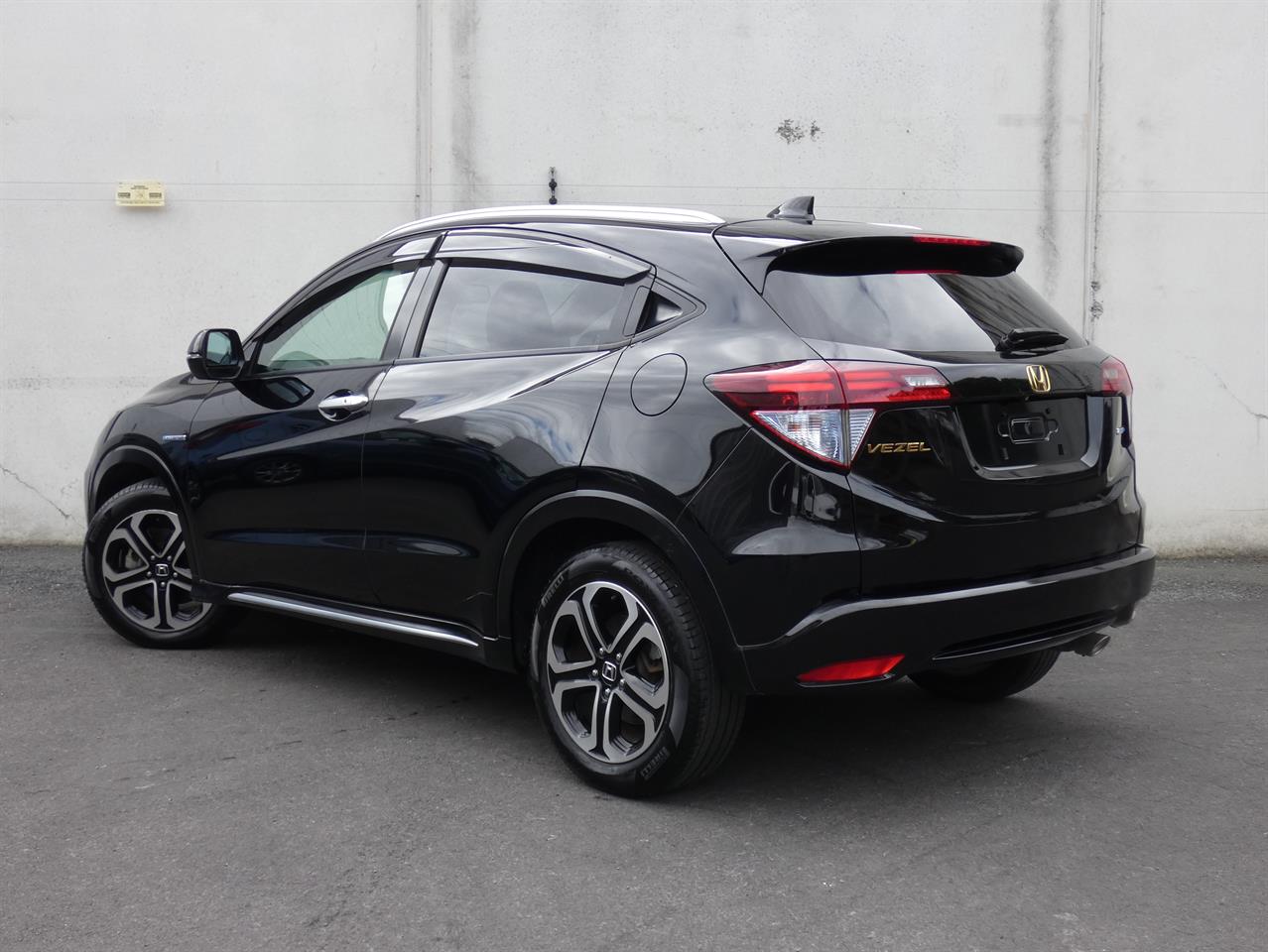 2017 Honda Vezel thumbnail