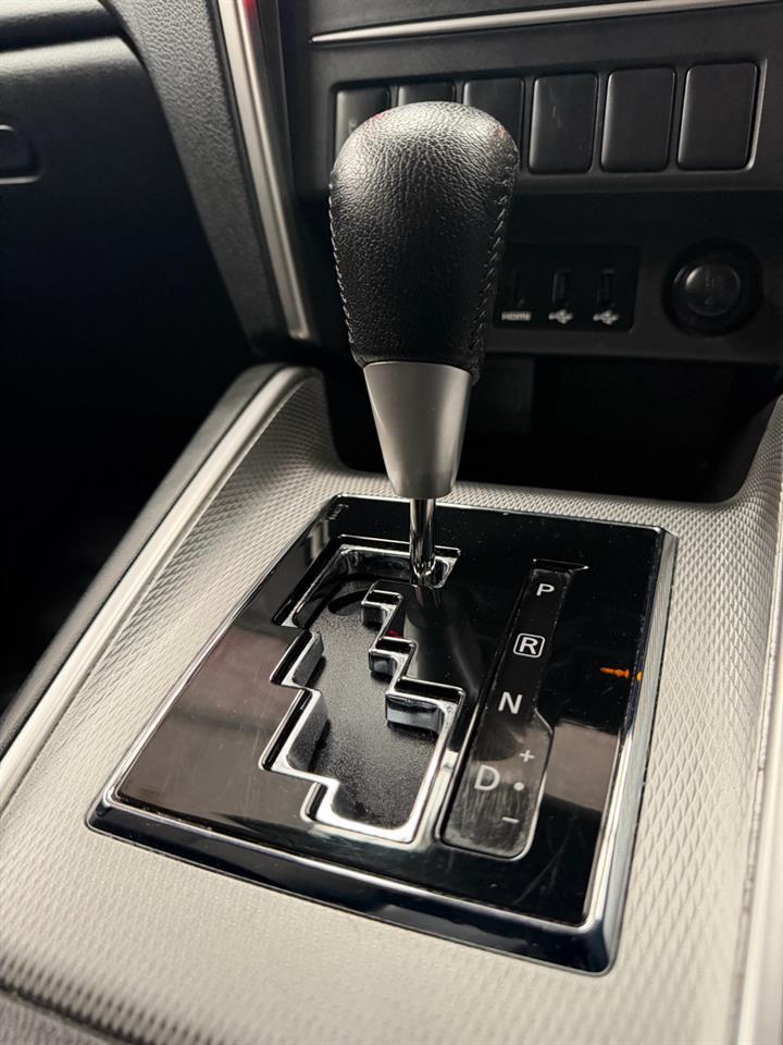 2022 Mitsubishi Triton thumbnail