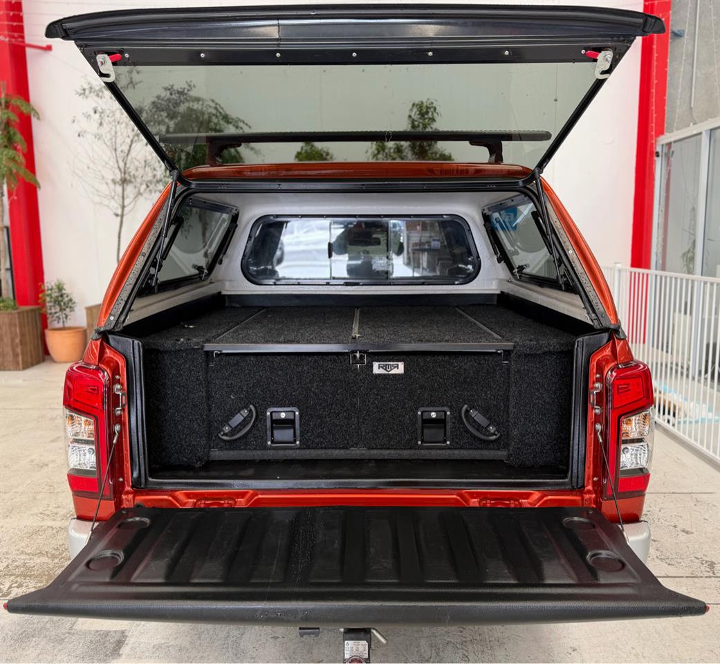 2022 Mitsubishi Triton thumbnail