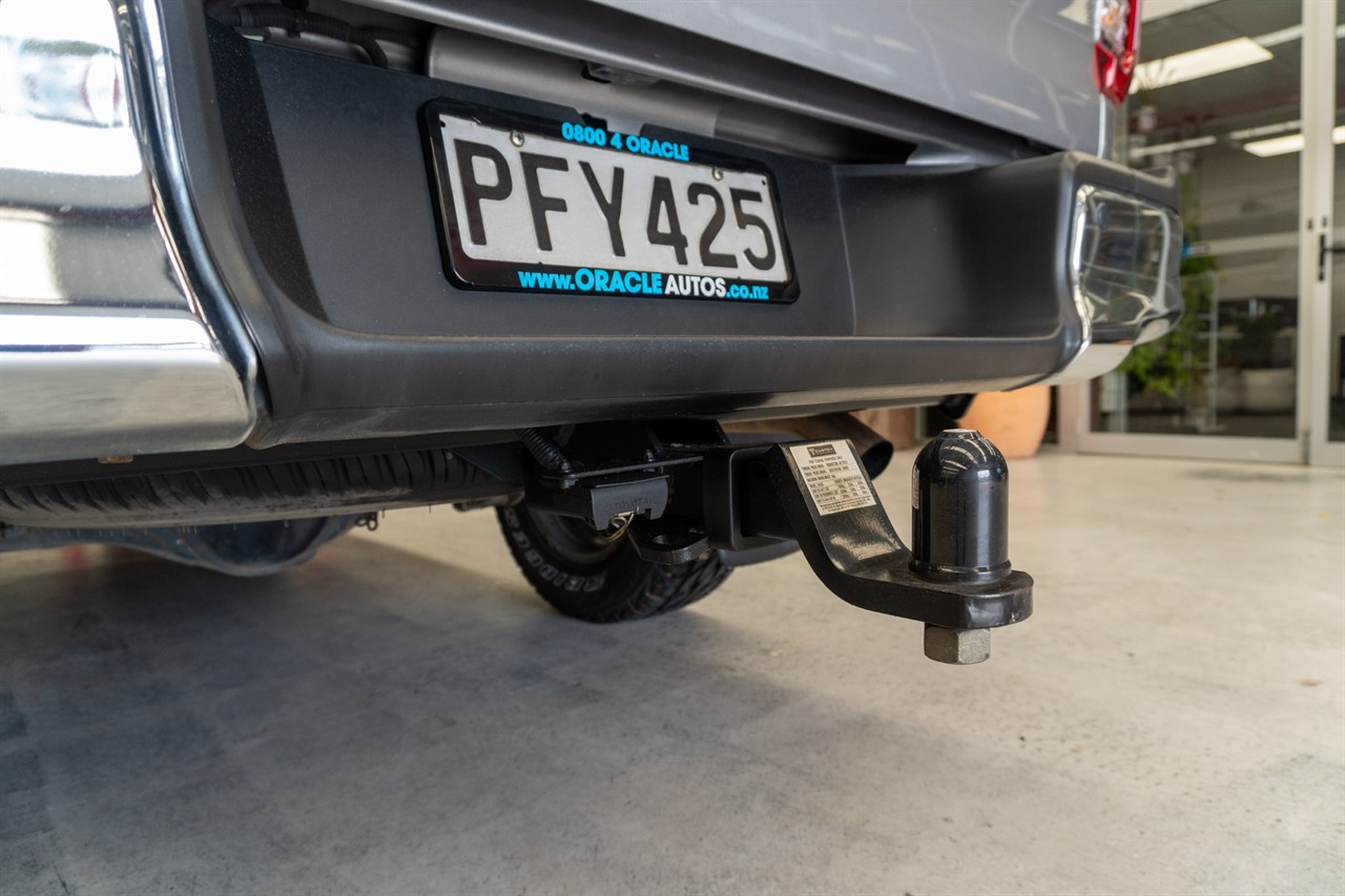 2022 Toyota Hilux thumbnail