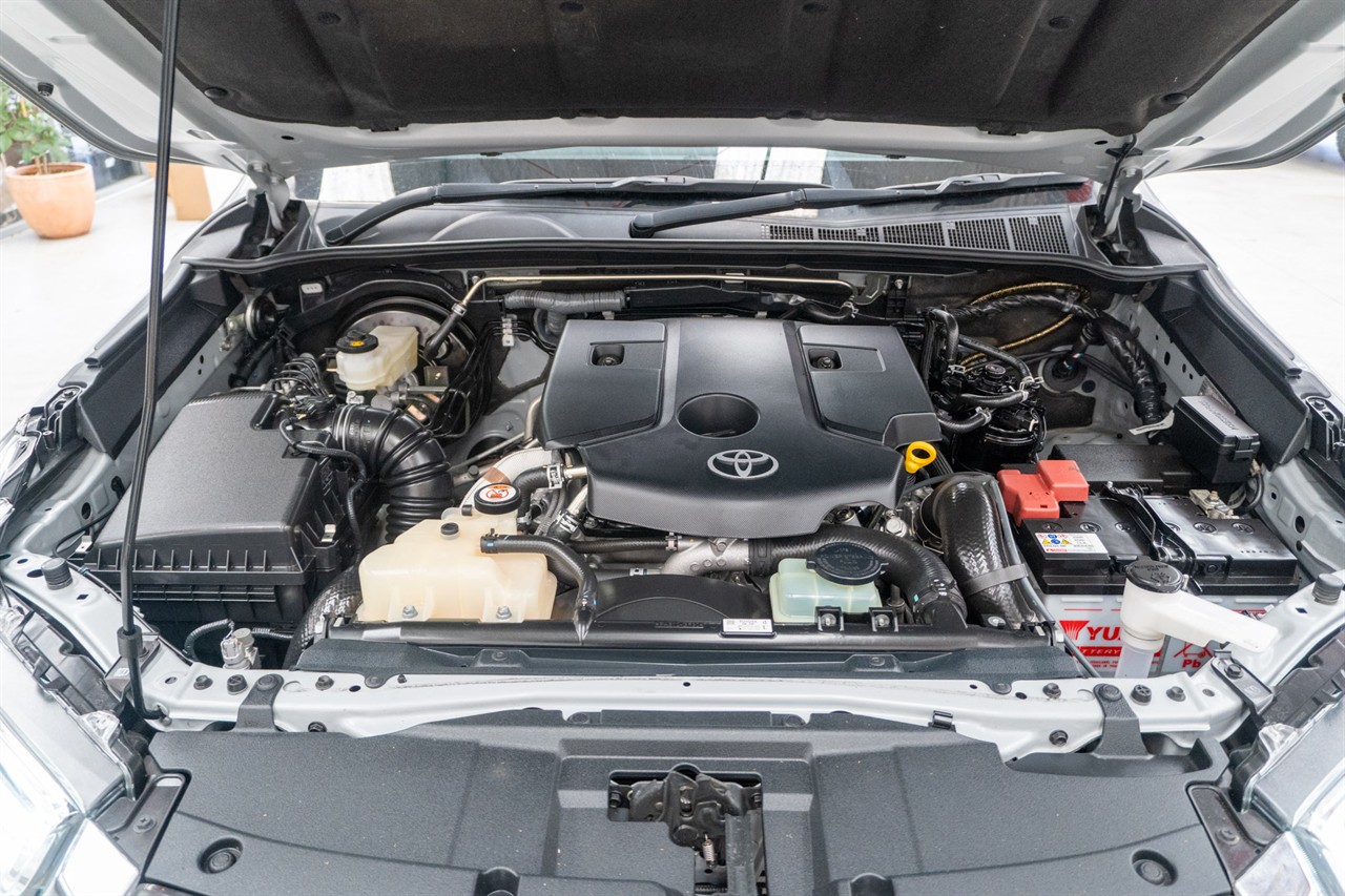 2022 Toyota Hilux thumbnail