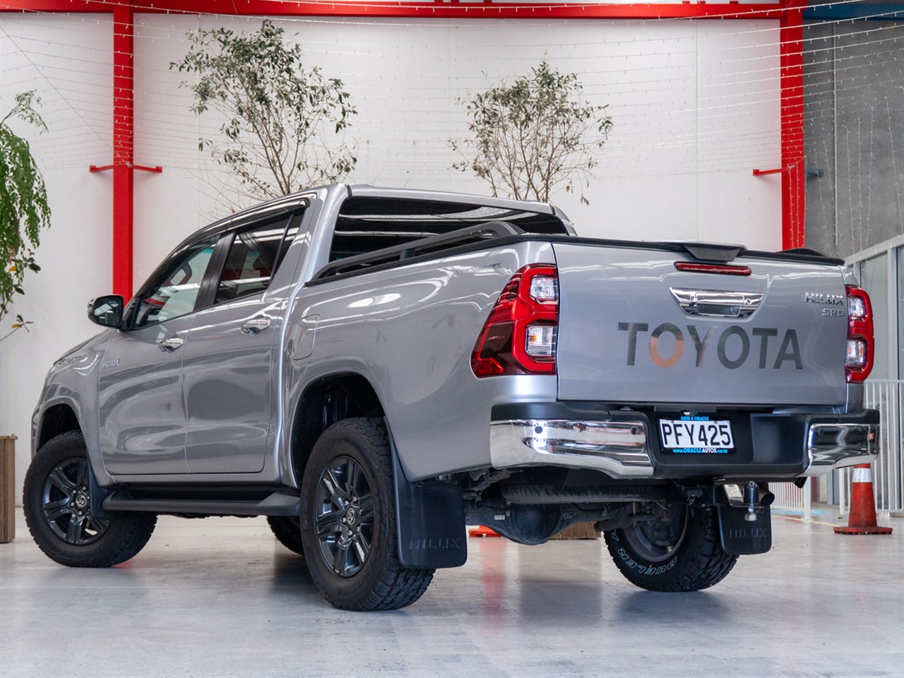2022 Toyota Hilux thumbnail