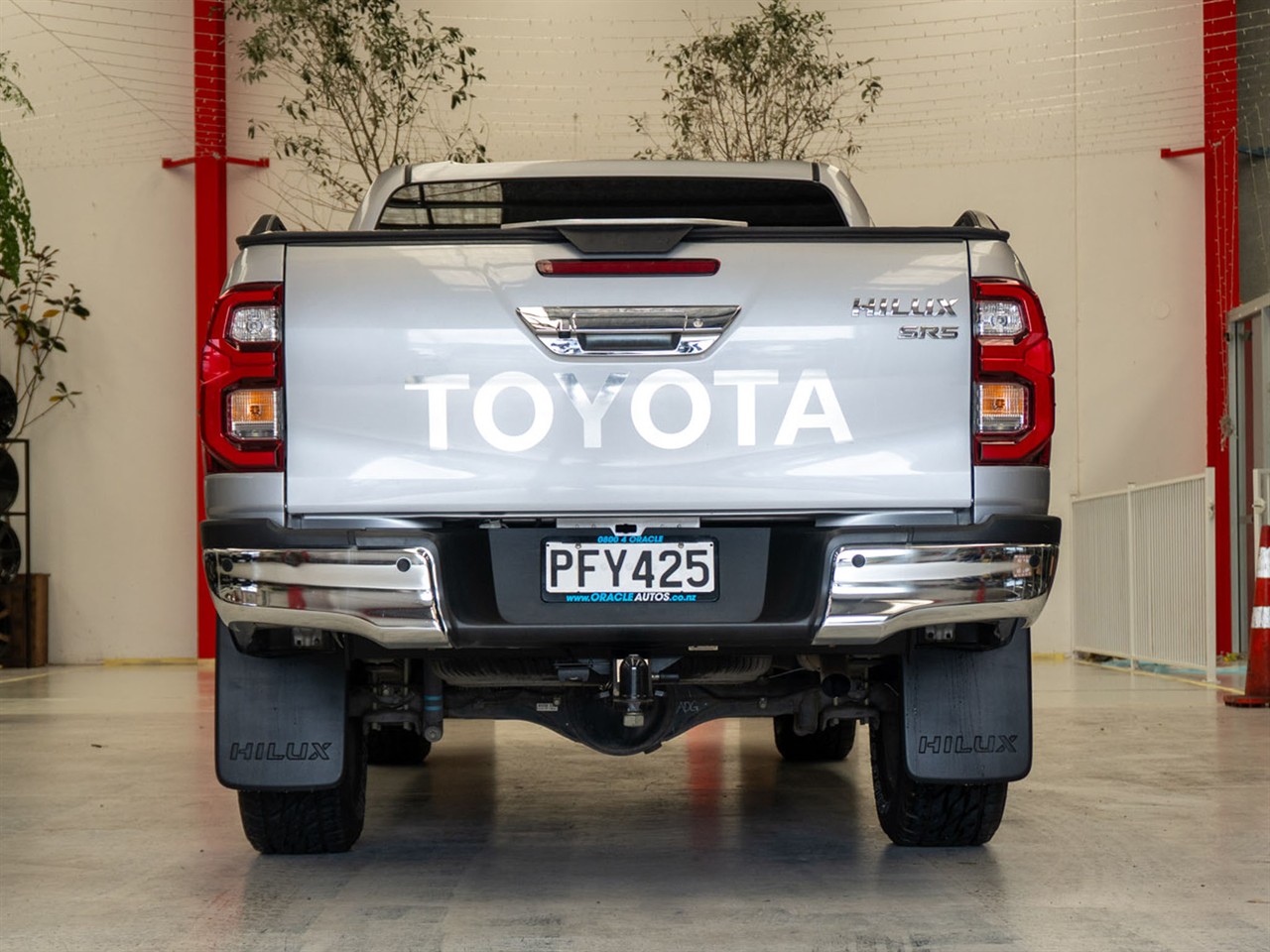 2022 Toyota Hilux thumbnail