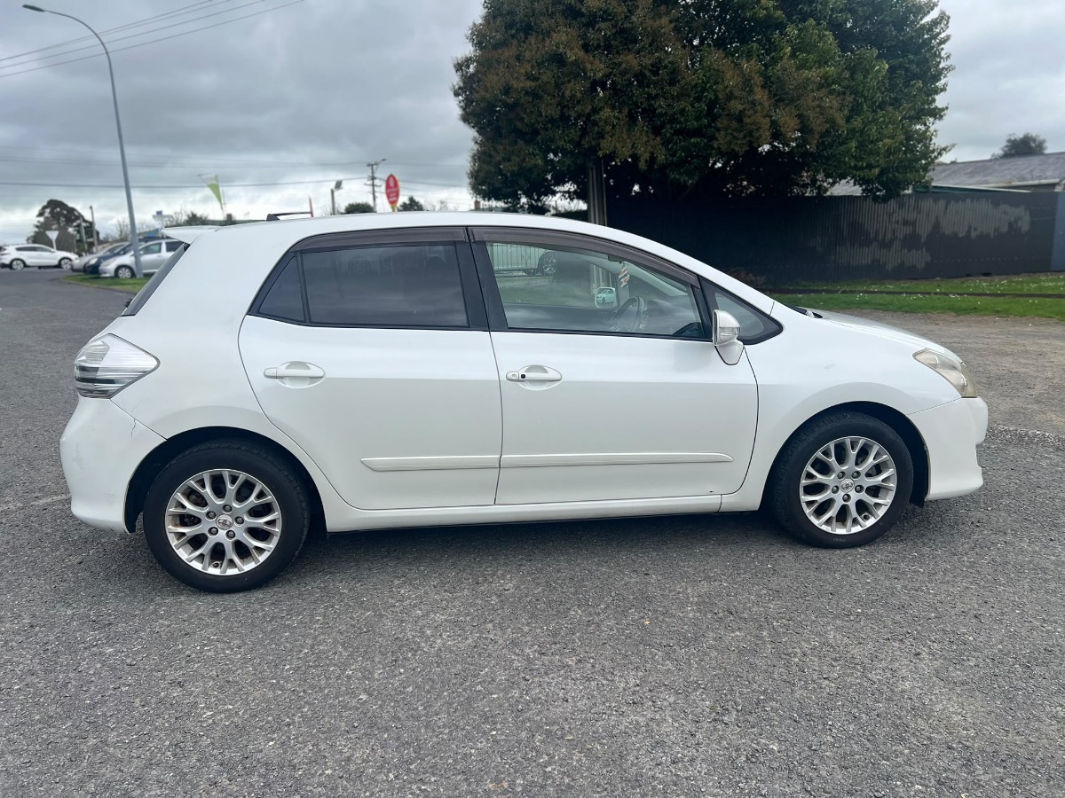 2009 Toyota Blade thumbnail