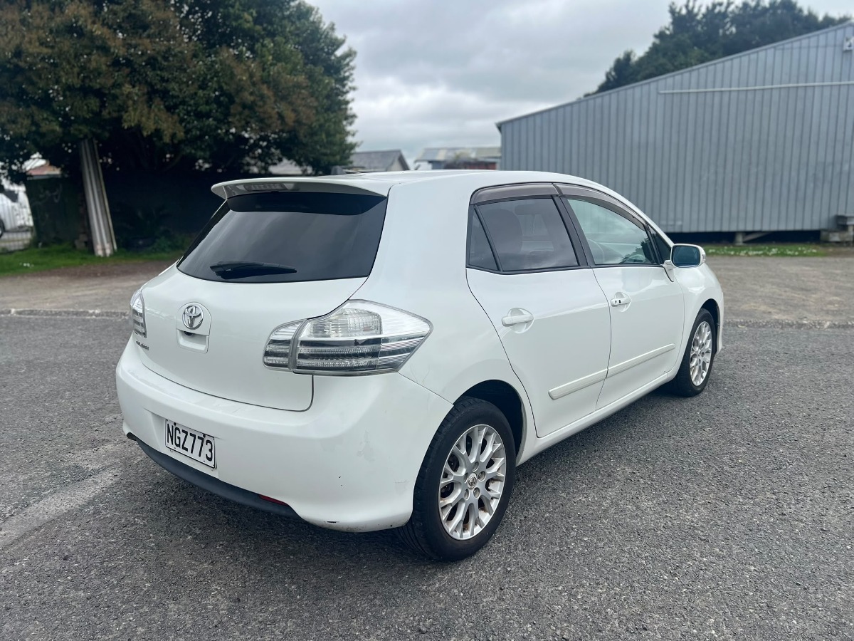 2009 Toyota Blade thumbnail