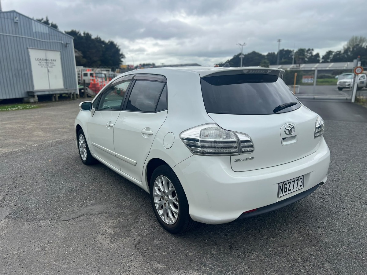 2009 Toyota Blade thumbnail