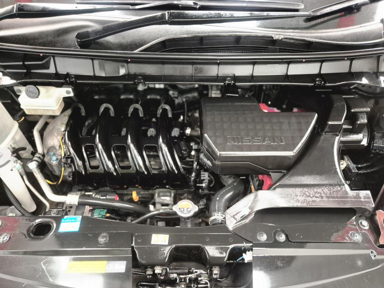 2017 Nissan Serena thumbnail