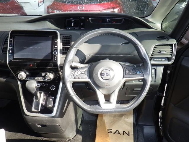 2017 Nissan Serena thumbnail