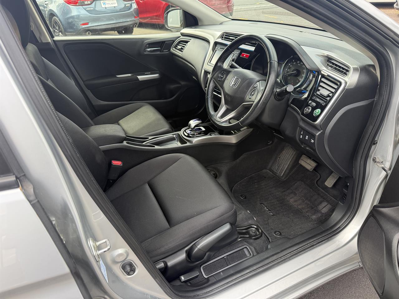2015 Honda Grace thumbnail