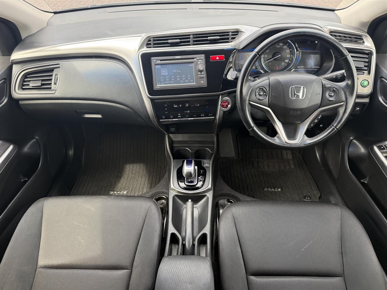 2015 Honda Grace thumbnail