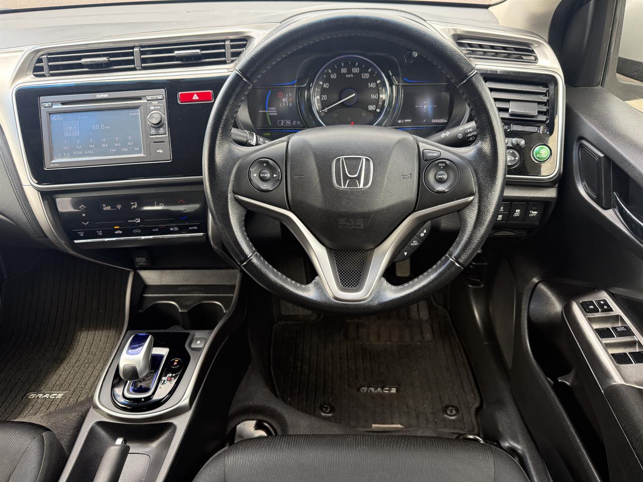 2015 Honda Grace thumbnail