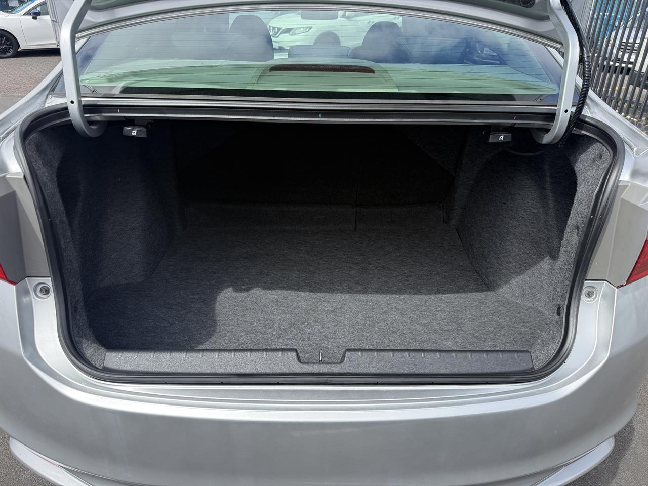 2015 Honda Grace thumbnail