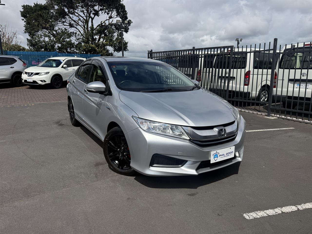 2015 Honda Grace thumbnail