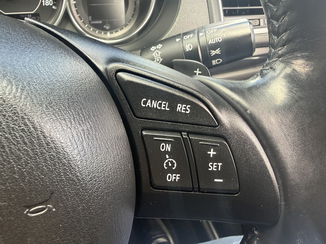 2013 Mazda Atenza thumbnail