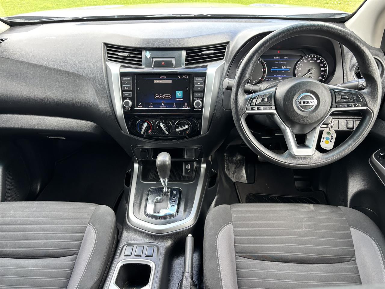 2021 Nissan Navara thumbnail