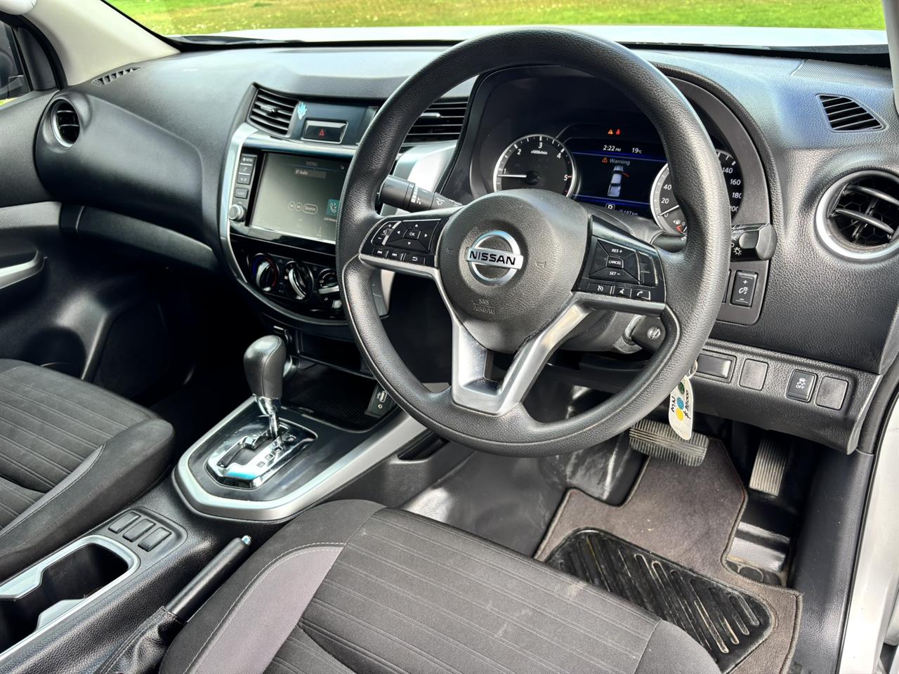 2021 Nissan Navara thumbnail