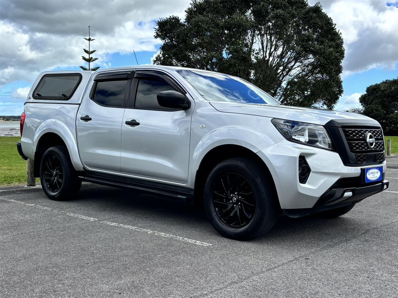 2021 Nissan Navara thumbnail