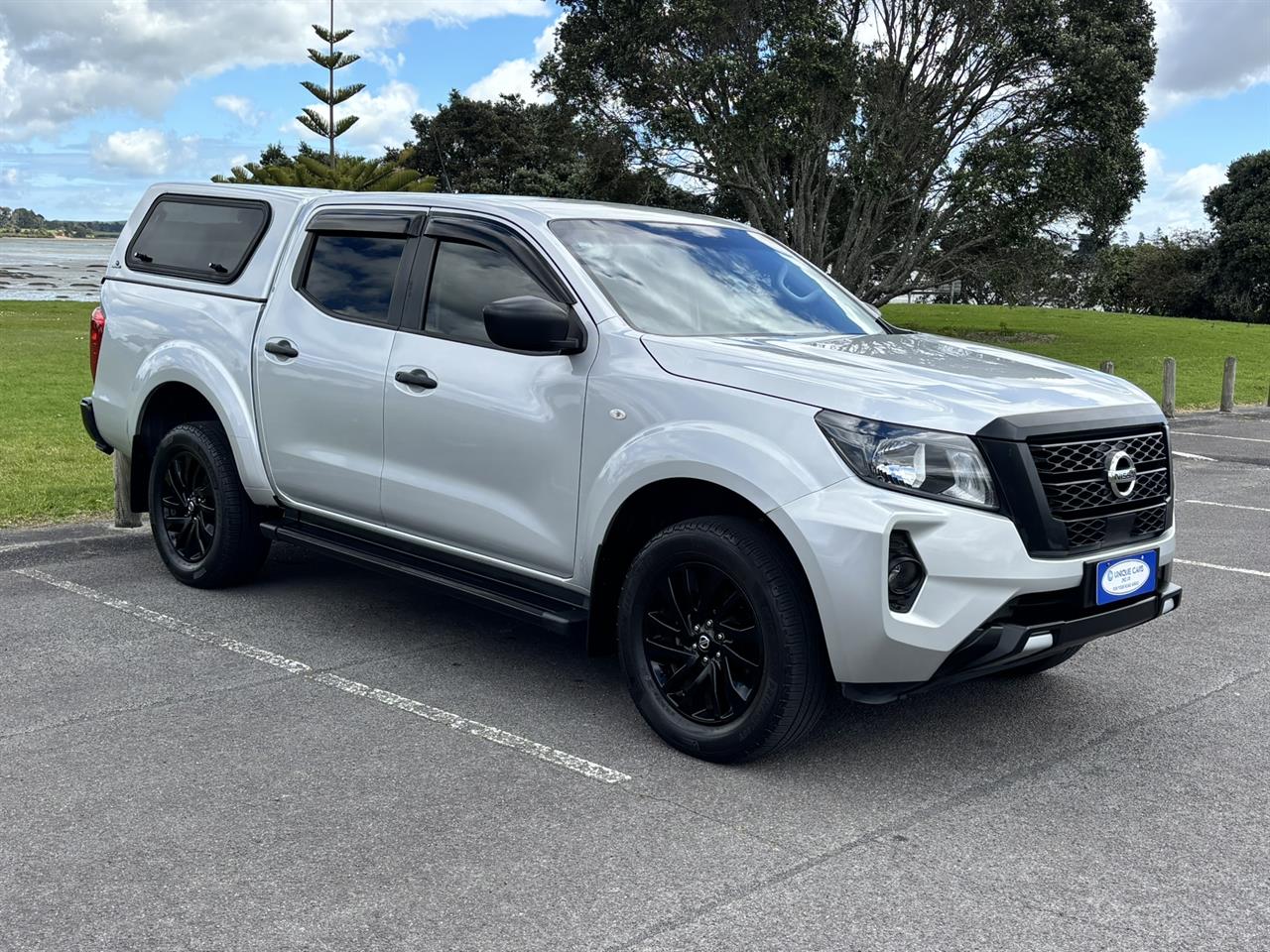 2021 Nissan Navara thumbnail