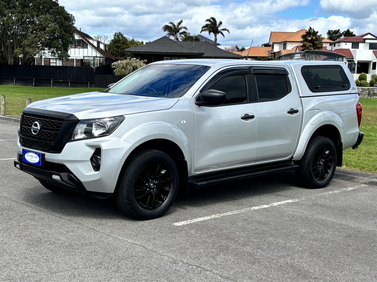 2021 Nissan Navara thumbnail