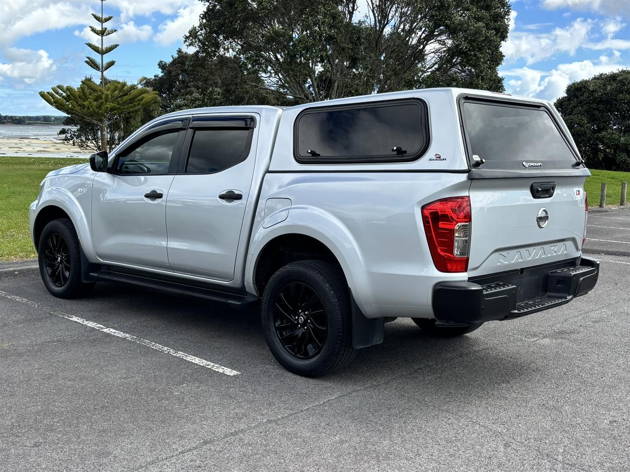 2021 Nissan Navara thumbnail
