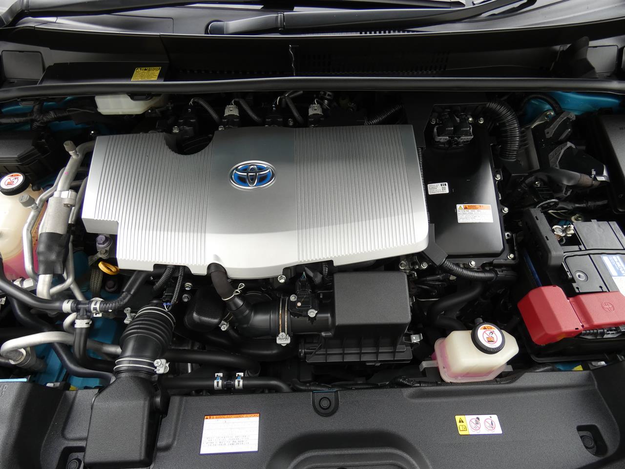 2017 Toyota Prius thumbnail