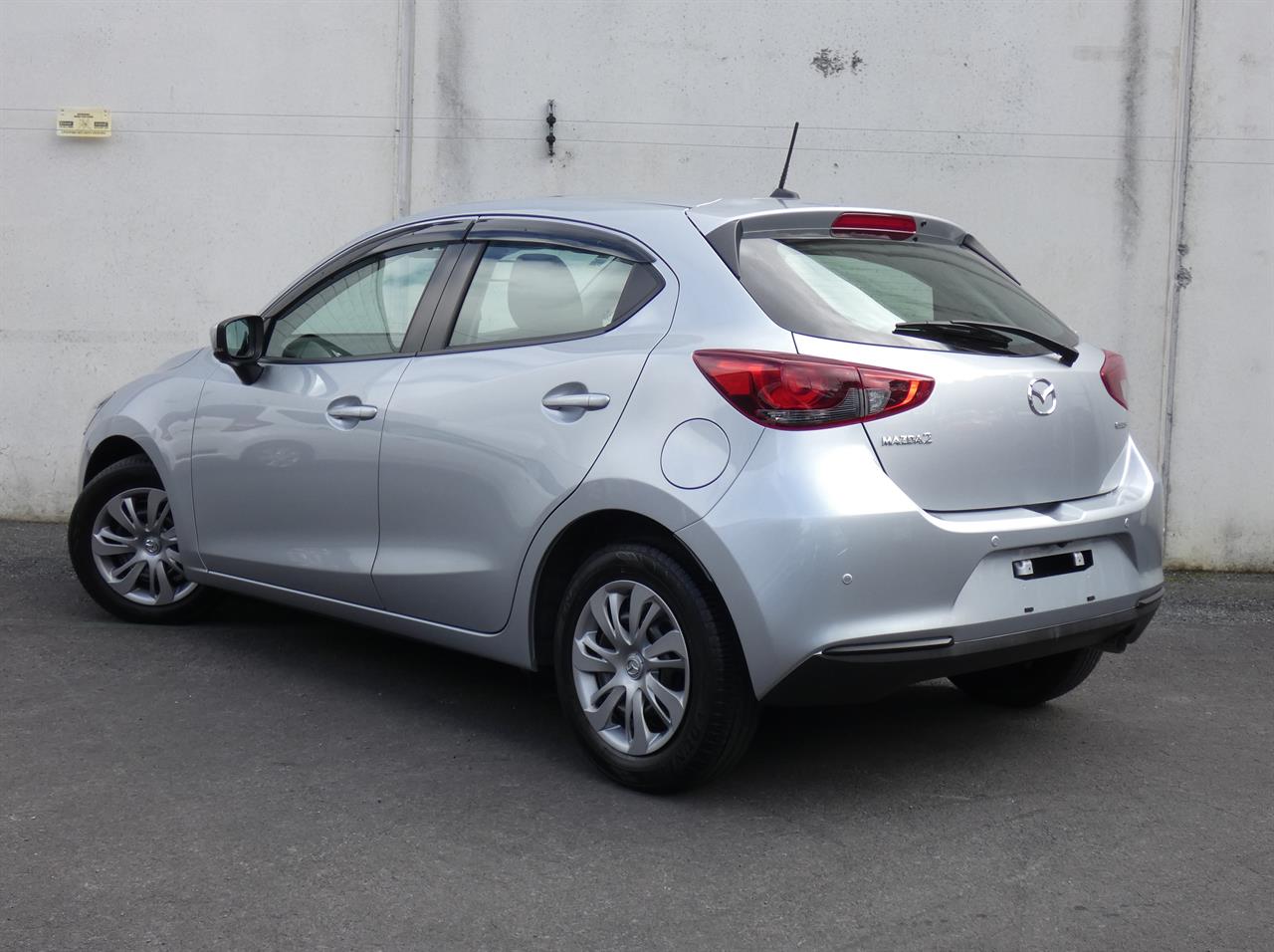 2021 Mazda 2 thumbnail