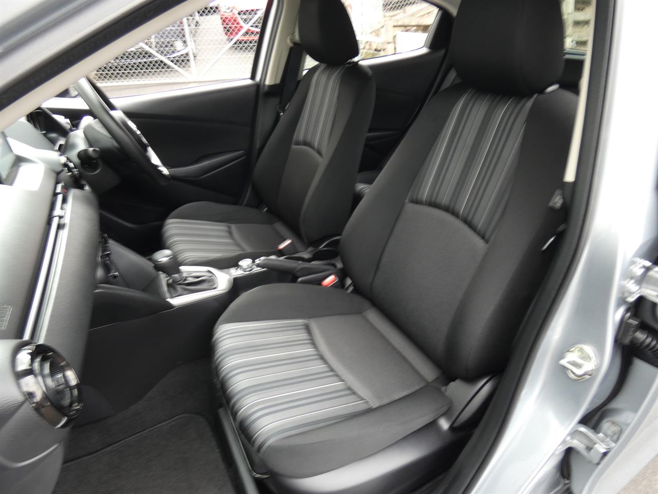 2021 Mazda 2 thumbnail