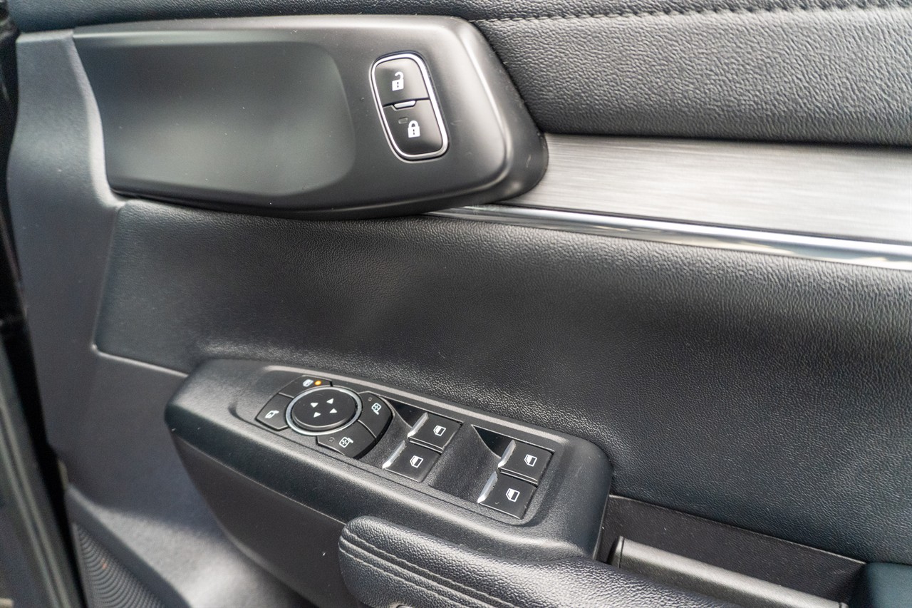 2023 Ford Everest thumbnail