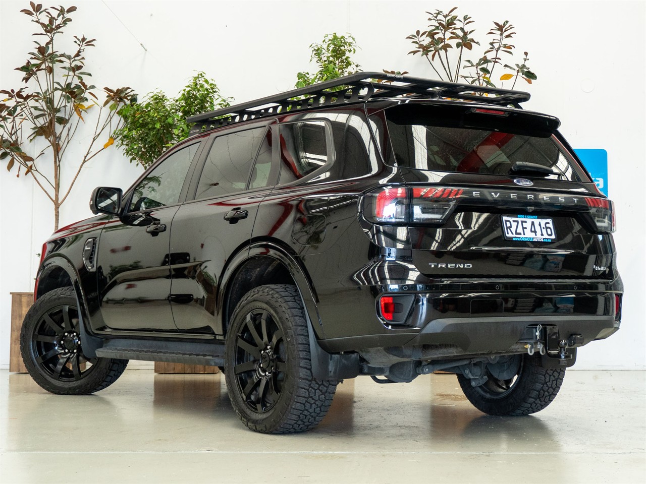 2023 Ford Everest thumbnail
