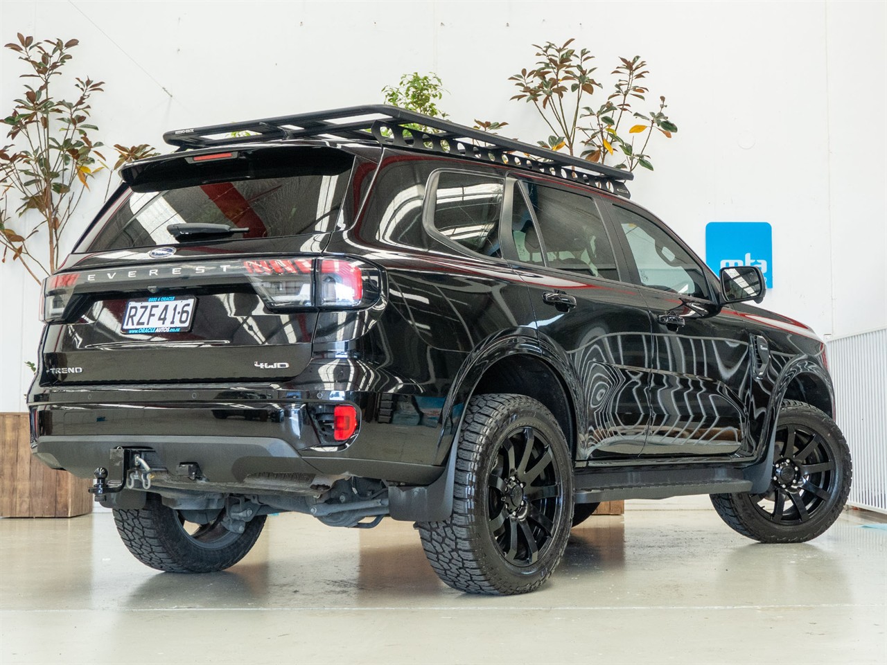 2023 Ford Everest thumbnail