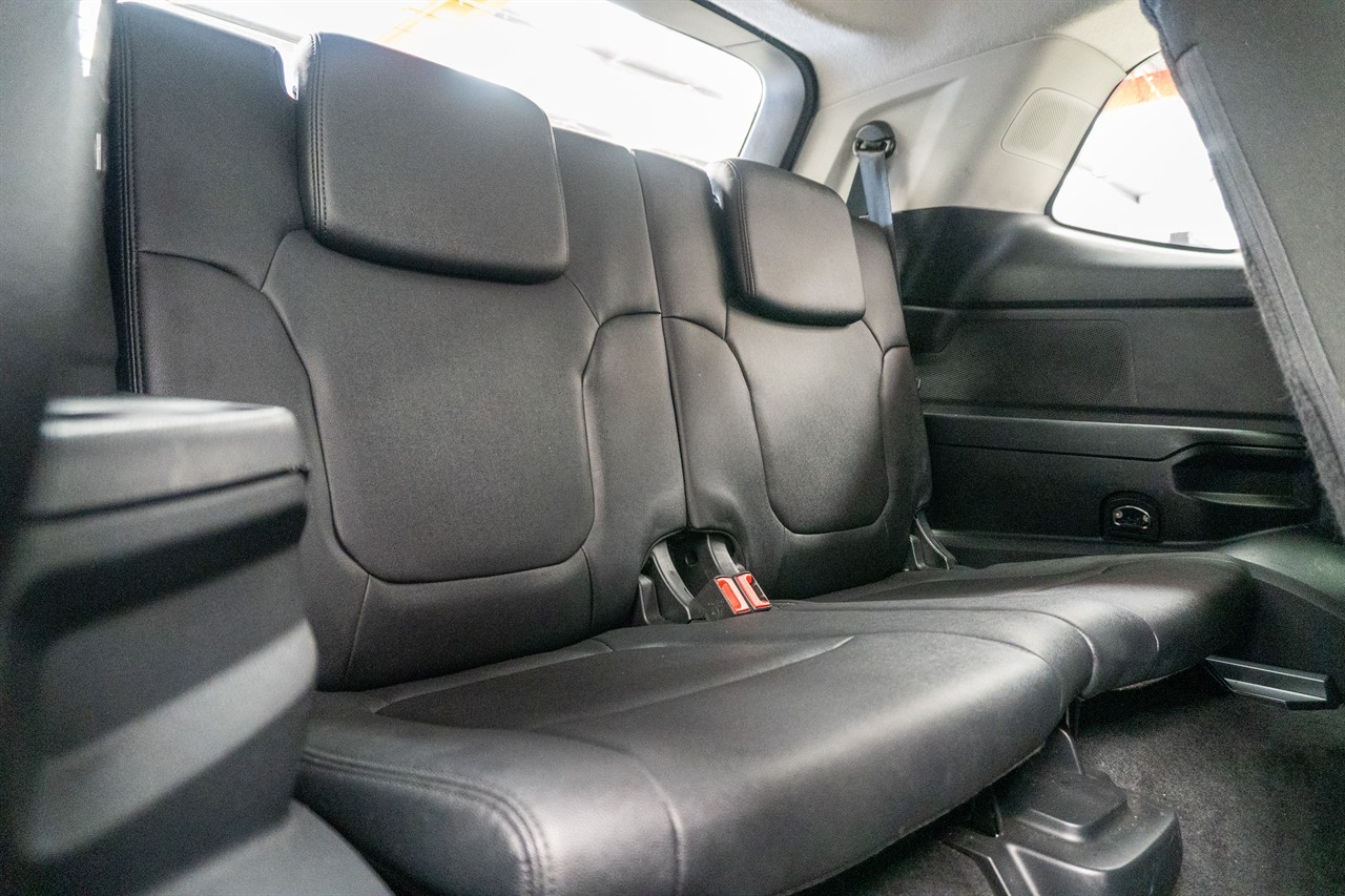 2023 Ford Everest thumbnail