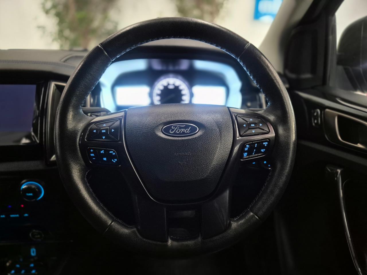 2022 Ford Everest thumbnail